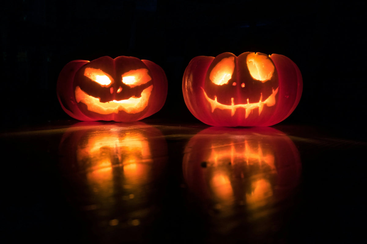Bunte Kräutermischungen und Neonlichter – Legal Highs Halloween 2025 als Trend unter erwachsenen Konsumenten.